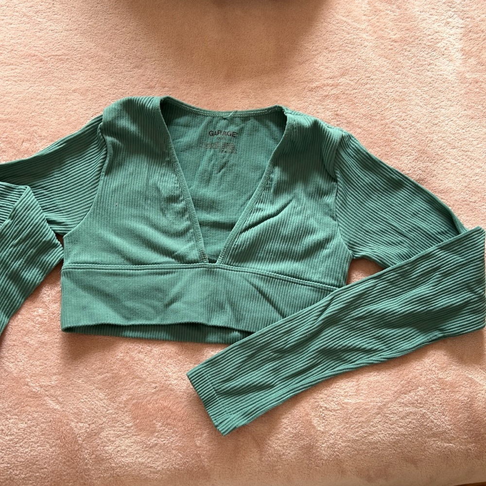 Garage cropped long sleeve